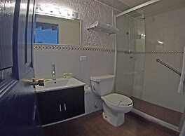 Las Rocas Resort And Spa