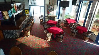 Las Rocas Resort And Spa