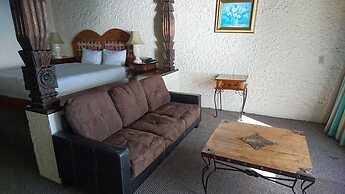 Las Rocas Resort And Spa