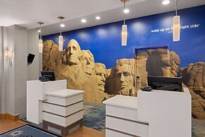 La Quinta Inn and Suites by Wyndham at WaTiki Waterpark