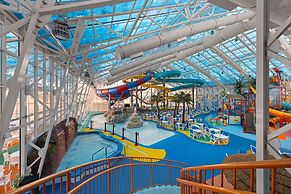 La Quinta Inn and Suites by Wyndham at WaTiki Waterpark