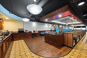 La Quinta Inn and Suites by Wyndham at WaTiki Waterpark