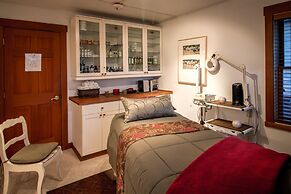 The Heron Inn & Day Spa