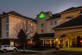 La Quinta Inn & Suites by Wyndham Islip - MacArthur Airport