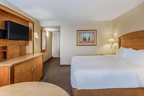 La Quinta Inn & Suites by Wyndham Islip - MacArthur Airport