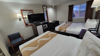 Quality Inn & Suites Salina National Forest Area