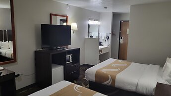 Quality Inn & Suites Salina National Forest Area