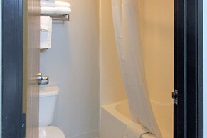 Quality Inn & Suites Salina National Forest Area