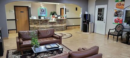 Quality Inn & Suites Salina National Forest Area