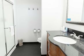 Hampton Inn & Suites Chesapeake-Square Mall