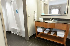Hampton Inn & Suites Chesapeake-Square Mall