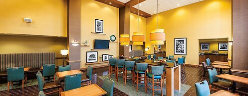 Hampton Inn & Suites Chesapeake-Square Mall