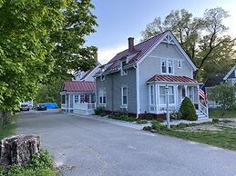 The James Place Inn B&B