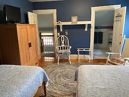 The James Place Inn B&B