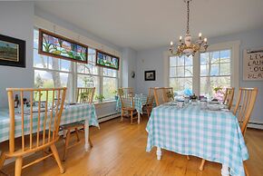 The James Place Inn B&B