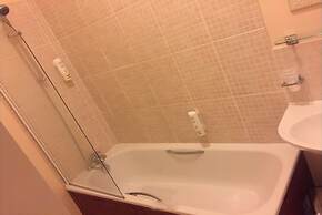 Broadfield Park Hotel