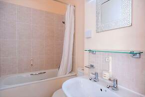 Broadfield Park Hotel