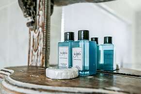 Misty Waves Boutique Hotel