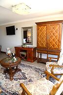 Misty Waves Boutique Hotel