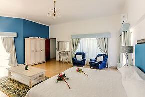 Misty Waves Boutique Hotel