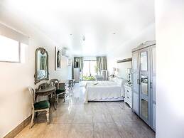 Misty Waves Boutique Hotel