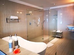 Misty Waves Boutique Hotel