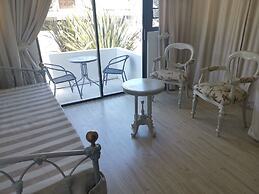 Misty Waves Boutique Hotel