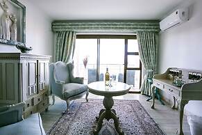 Misty Waves Boutique Hotel