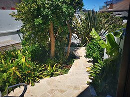 Misty Waves Boutique Hotel