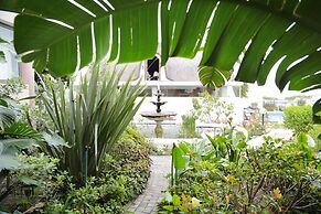 Misty Waves Boutique Hotel