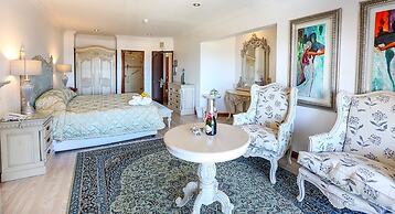 Misty Waves Boutique Hotel