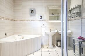 Misty Waves Boutique Hotel