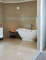 Misty Waves Boutique Hotel