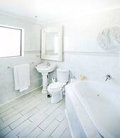 Misty Waves Boutique Hotel