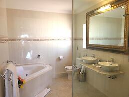 Misty Waves Boutique Hotel