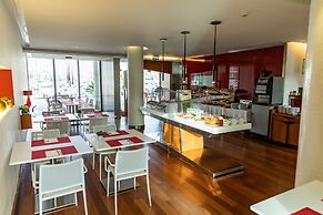 Marina Club Suite Hotel