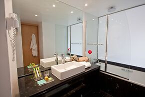 Marina Club Suite Hotel