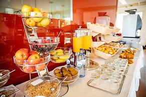 Marina Club Suite Hotel