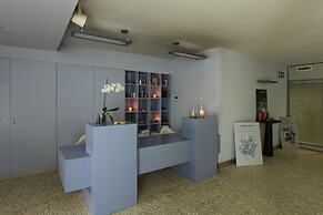 Marina Club Suite Hotel