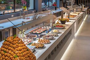 Caprici Beach Hotel & Spa