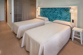Caprici Beach Hotel & Spa