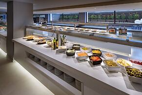 Caprici Beach Hotel & Spa