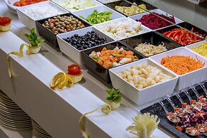 Caprici Beach Hotel & Spa