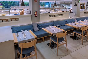 Caprici Beach Hotel & Spa