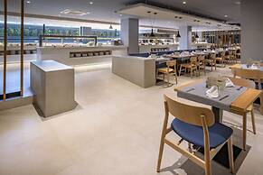 Caprici Beach Hotel & Spa