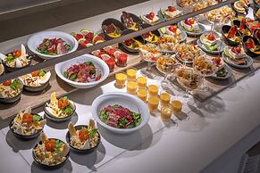 Caprici Beach Hotel & Spa