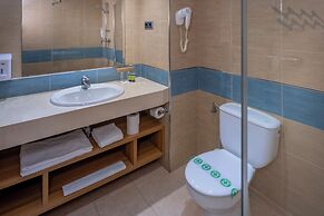 Caprici Beach Hotel & Spa