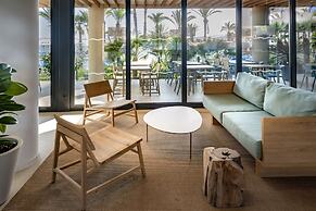 Caprici Beach Hotel & Spa