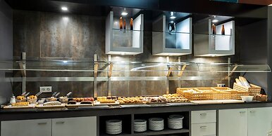 Hotel ILUNION Aqua 4