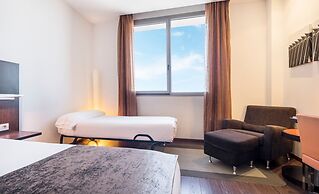 Hotel ILUNION Aqua 4